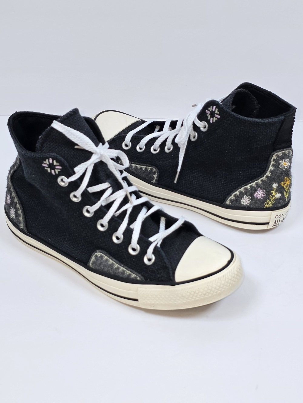 Converse Chuck Taylor All Star High Autumn Embroidery Black Floral Sneakers Sz 9